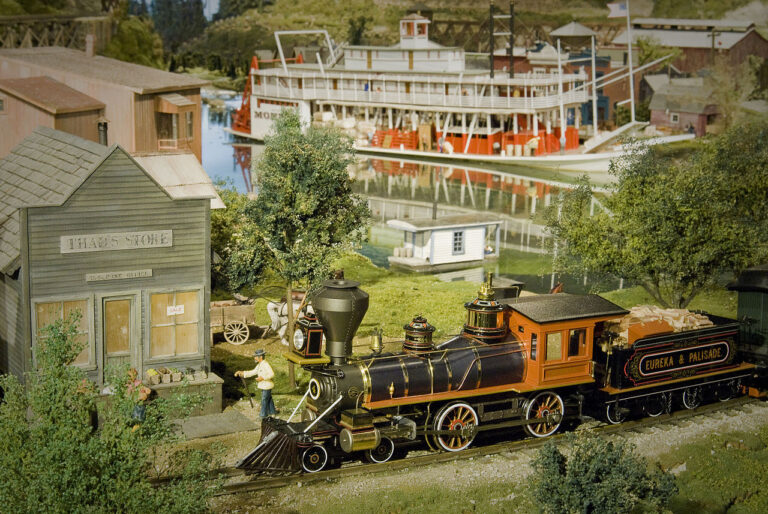 1280px-EnterTRAINment_Junction_Early_Era